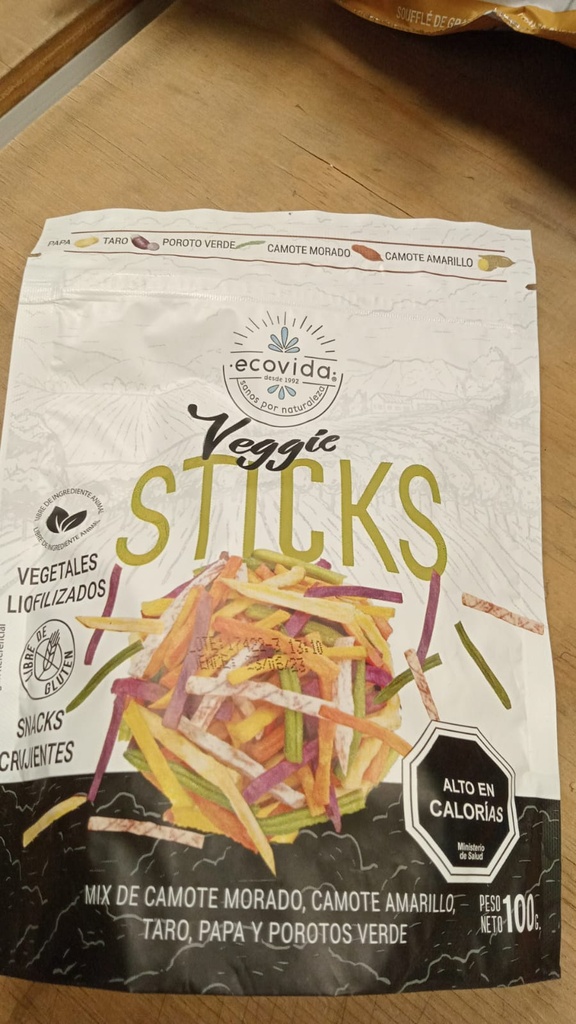 VEGGIE STICKS MIX CAMOTE MORADO Y AMARILLO , TARO, PAPA Y POROTOS VERDES 100G